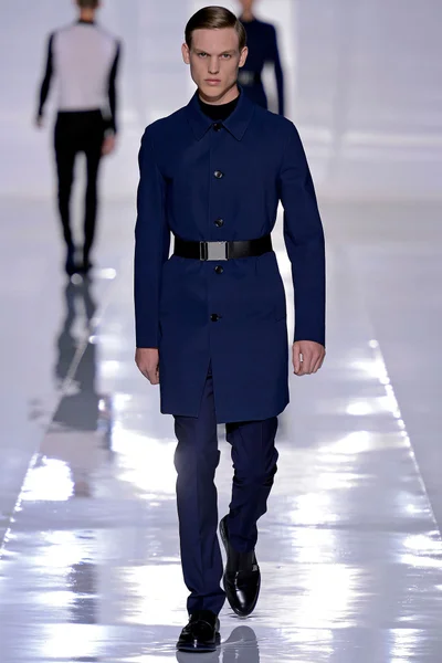 Look 28